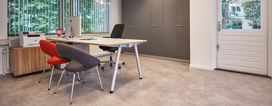 Inrichting kantoor De Creatieve Afdeling met Aluxx tafel