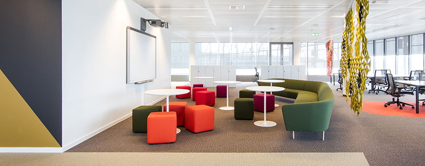 Overleg en presentatie ruimte met Dots