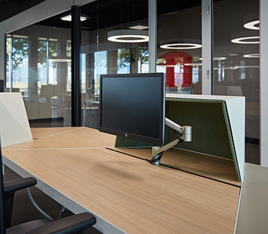 Trigon bureau met Shelf om rustig achter te werken.