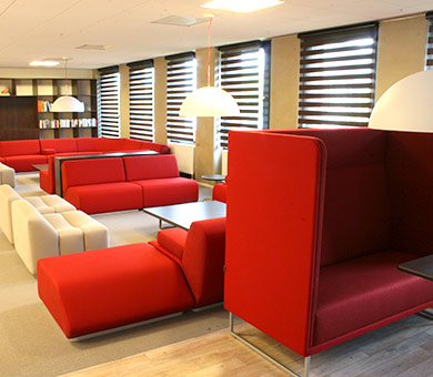 1st Class bank in rood voor enkele Artifort meubels