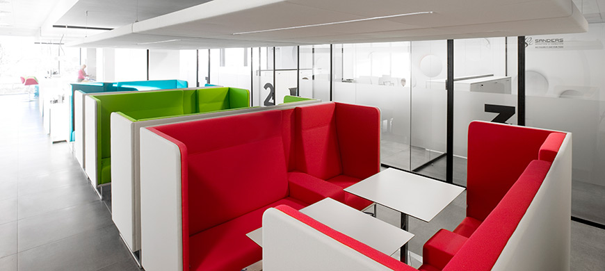 Flex offices gecreëerd met 1st Class banken.